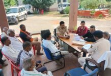 महा पर्व छठ ,काली पुजा, दीपावली, को लेकर फुल्लीडुमर थाना परीसर में शांति समिति की बैठख आयोजित।