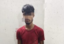 दो लीटर देशी महुआ शराब के साथ एक व्यक्ति गिरफ्तार, कार्यवाही करते हुए भेजा जेल।