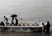 पर्यटकों के लिए गंडक नदी में राफ्टिंग का ट्रायल शुरू।