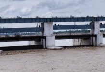 बारिश से एक बार फिर बढ़ा गंडक नदी का जलस्तर।