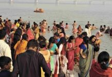 कार्तिक पूर्णिमा पर वाल्मीकिनगर में उमड़ा आस्था का जनसैलाब