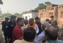 विधान परिषद सदस्य संजय सिंह बेलहर विधानसभा के एन डी ए प्रत्याशी मनोज यादव के प्रचार करने सभी तीनों प्रखंड के क्षत्रिय समाज के गांव जा रहे हैं।