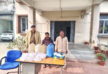 60 लीटर देसी महुआ शराब के साथ एक कारोबारी गिरफ्तार।