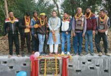 कलिया नदी में चौदह लाख, पंचानबे हजार ,की लागत से चेक डेम का कराया गया निर्माण विश्वजीत दीपांकर।