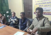 प्रखंड मुख्यालय सभा भवन में सोमवार को फसल कटनी प्रयोग को लेकर दिया गया प्रशिक्षण।