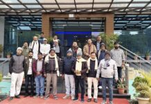 सीमा जागरण मंच के जिला इकाई की बैठक में हिंदुत्व की रक्षा प्रहरी बनकर काम करने पर की गई चर्चा।