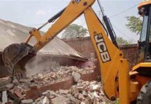 पटना न्यायालय के आलोक में खेसर पुरानी हाट परी सर में अतिक्रमण मुक्त कराने को लेकर अंचलाधिकारी के द्वारा चलाया जायेगा बुलडोजर।