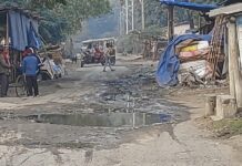 गंदे पानी के जल जमाव से स्थानीय लोग एवं मेला दुकानदार परेशान।