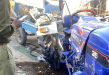 लक्ष्मीपुर चौक पर ट्रैक्टर–बोलेरो की जोरदार टक्कर, बड़ा हादसा टला।