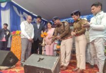 संत मेरीस पब्लिक स्कूल खेसर के द्वारा आठवां वार्षिक दिवस पर कराया गया मैराथन दौड़ एस डी पी ओ ने हरा झंडा दिखा कर किया रबाना।