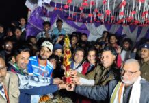 वॉलीबॉल टूर्नामेंट के फाइनल मुकाबले में बरदाहा की शानदार जीत, ट्रॉफी पर जमाया कब्जा, मुख्य अतिथि ने खेल भावना पर दिया जोर।।