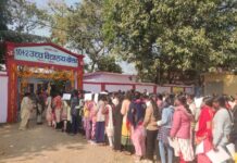 दो केंद्र पर होने वाली इंटरमीडिएट की परीक्षा कदाचार मुक्त कराने को लेकर केंद्राधीक्षक ने किया दावा।