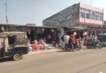 बाजार में अतिक्रमण को लेकर प्रतिदिन लगते हैं जाम पदाधिकारी मौन।