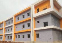 डाक्टर के अभाव में अल्ट्रासाउंड मशीन पड़े हैं कई माह से बेकर मरीजों को नहीं मिल रही है सुविधा।