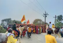 शिव मंदिर प्रांगण मैदान में दो दीवसीय होने जा रहा है रामधुन निकाली गयी शोभा यात्रा।