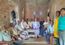 फुल्लीडुमर प्रखंड क्षेत्र पोटारी गांव में जे पी सैनानीयो के द्वारा स्मृति दिवस पर बैठक आयोजित करते हुए लिए प्रस्ताव।