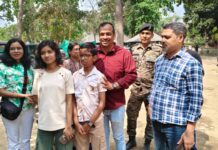 एक दिन में दो बार हुआ ‘जंगल के राजा’ का दीदार,, वाल्मीकिनगर में रोमांच से झूम उठे पर्यटक।