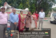 अगलगगी की घटना को रोक थाम को लेकर प्रखंड मुख्यालय से संयुक्त रुप से कई पदाधिकारीयों के द्वारा ई रिक्शा को हरा झंडा दिखा कर किया रबाना ।