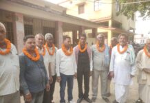 प्रखंड के धावा चौडांड एवं राजवाड़ा पैक्स में होने वाले चुनाव को लेकर आज गुरुवार को अंतिम नामांकन की प्रक्रिया समाप्त हो गई।