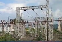 जिले के फूली डूमर प्रखंड क्षेत्र में विद्युत आपूर्ति सही तरीके से नहीं हो पाने के कारण उपभोक्ताओं में है काफी आक्रोश।