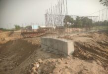 खेसर तारापुर मुख्य जलानी सड़क में पुल निर्माण कार्य जोरों पर जुलाई माह में होगा पुरा।