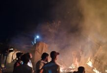 लौरिया में हुई भीषण आगलगी में तीन फूसनुमा घर जलकर खाक,