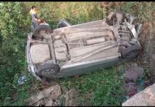 अनियंत्रित कार गिरी नहर पुल में सवार तीन जख्मी।