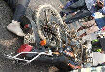 लौरिया के चंडाल चौक पर बस एवं बाइक के आमने सामने भिड़ंत में बाइक चालक की मौत, बस चालक फरार।