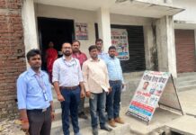 अवैध हेल्थ क्लिनिकों पर हुयी छापामारी, झोला छाप डॉक्टर क्लिनिक बंद कर फरार।