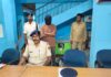 चार किलो ग्राम गांजा, नेपाली बाइक सहित तस्कर गिरफ्तार, साठी लौरिया थाना सीमा स्थित जवाहरपुर घाट पर चढ़ा हत्थे।