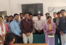 औचक निरीक्षण में निखरी अनुशासन की तस्वीर, टॉपर छात्रा को मिला सम्मान।