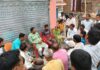 सूबेदार मेजर के आकस्मिक निधन पर विधायक मनोज यादव परिजनों के घर पर पहुंचकर दिलाया संतोना कहा इस दुख के घड़ी में मदद करने को तैयार।