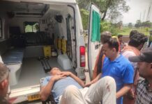 दो मोटरसाइकिल की टक्कर में दोनों मोटरसाइकिल के चालक सहीत अन्य जख्मी।