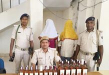 अंग्रेजी शराब के साथ उत्तर प्रदेश के दो शराब तस्कर गिरफ्तार।