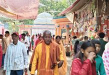 गंगा दशहरा पर आस्था का सैलाब, संगम में श्रद्धालुओं ने लगाई डुबकी