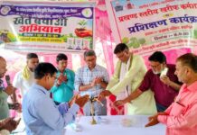 प्राकृतिक खेती अपनाने पर कृषि कर्मशाला में दिया गया जोर, फार्मर आईडी बनवाने के लिए किसानों को किया गया जागरूक।