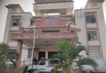 तीन थाना अध्यक्ष सहीत चालक के दर्दनाक दुर्घटना में मौत होने पर फुल्लीडुमर थानाध्यक्ष,खेसर थानाध्यक्ष सहीत सहायक पुलिस पदाधिकारी ने किया गहरा दुख व्यक्त।