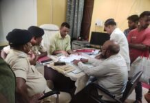 भूमि विवाद मामलों की सुनवाई को लेकर अंचल अधिकारी ने लगाया जनता दरबार